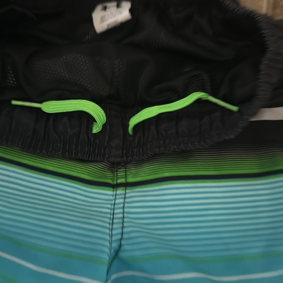 Under Armour swimsuit. Inner drawstring for a snug fit. - Picture 3 of 3